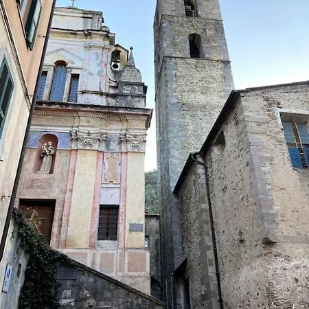 Villa Iconic Italian Townhouse W Rooftop Terrace & Mountain View,