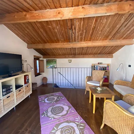 Villa Iconic Italian Townhouse W Rooftop Terrace & Mountain View, Pigna