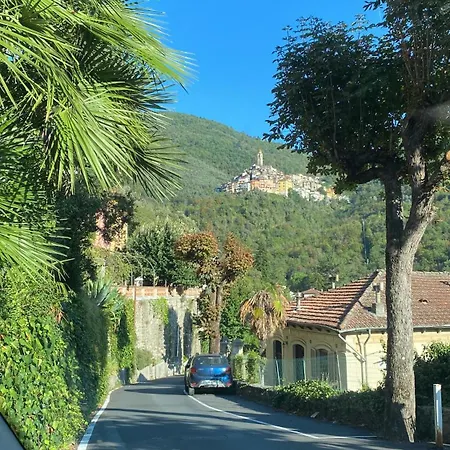 Iconic Italian Townhouse W Rooftop Terrace & Mountain View, Pigna