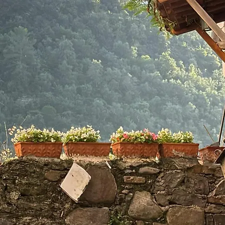 Iconic Italian Townhouse W Rooftop Terrace & Mountain View, *