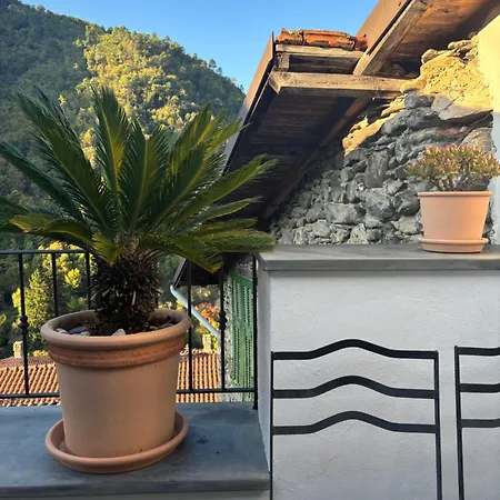 Villa Iconic Italian Townhouse W Rooftop Terrace & Mountain View,