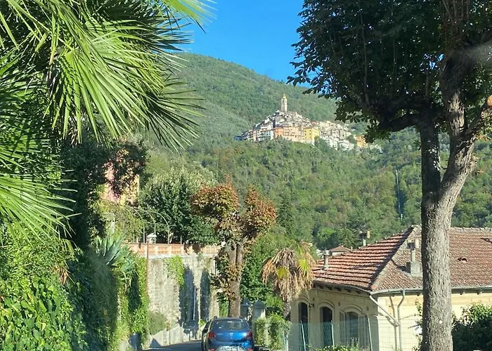 Iconic Italian Townhouse W Rooftop Terrace & Mountain View, Pigna