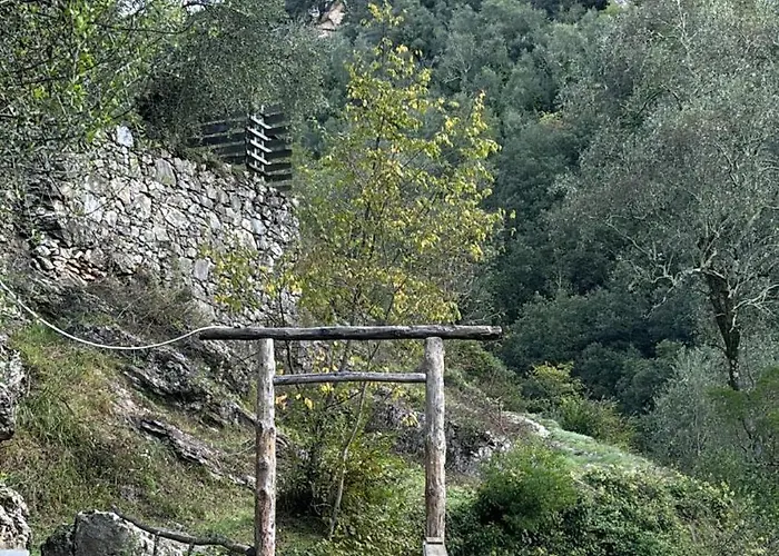 Iconic Italian Townhouse W Rooftop Terrace & Mountain View, Pigna