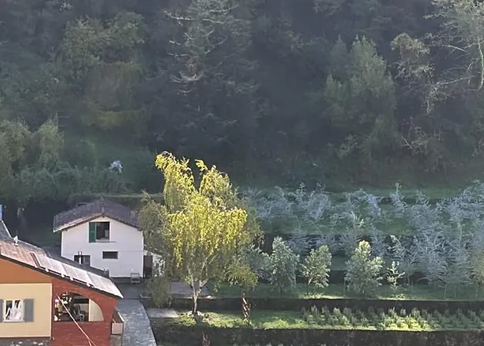 Iconic Italian Townhouse W Rooftop Terrace & Mountain View, Vila *